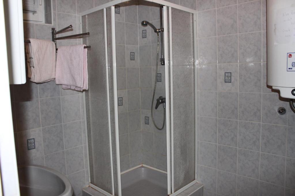 Orwa Apartmanok - Fenyofa Koez Залакарош Номер фото